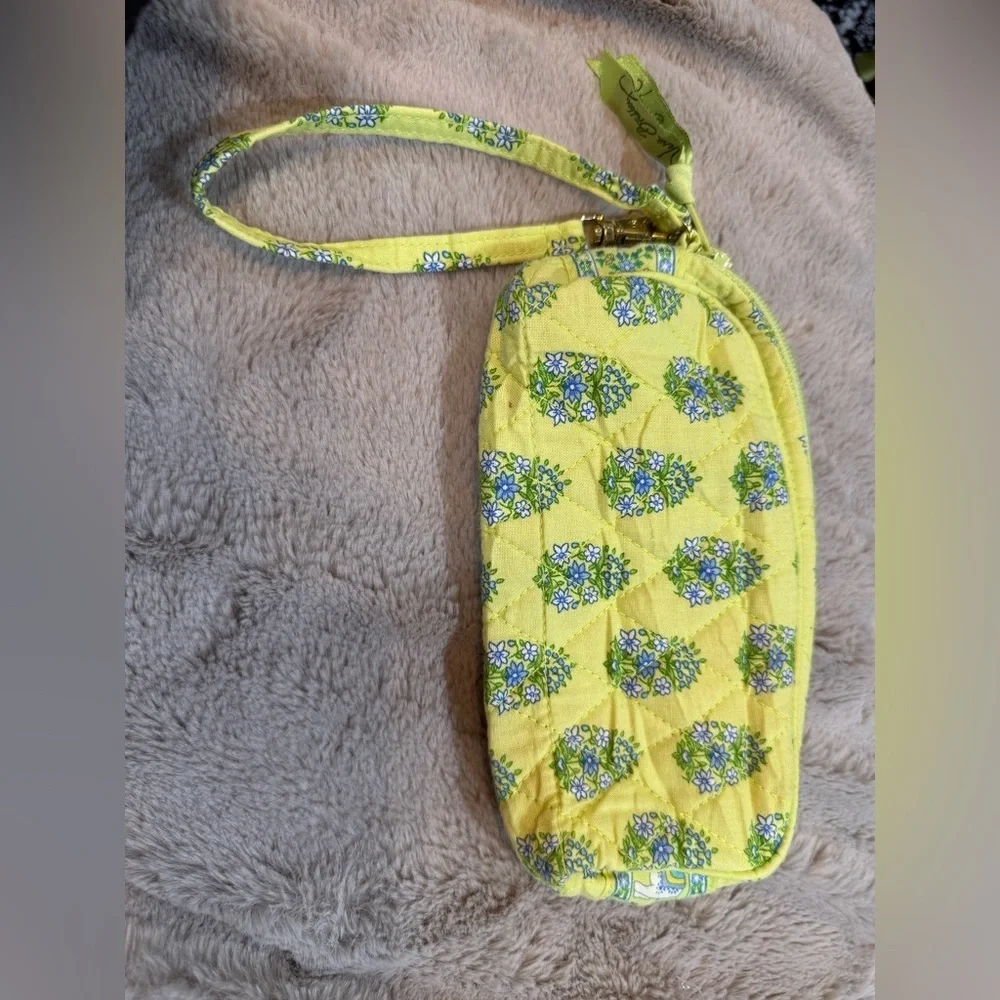 Vera Bradley Wristlet - Picture 2 of 4